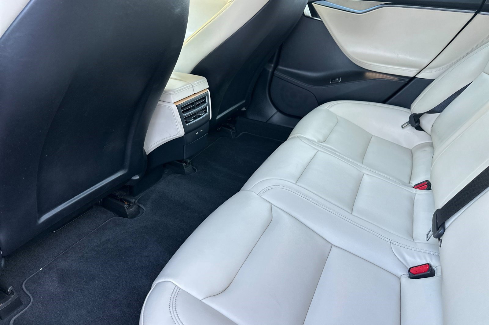 Used 2020 Tesla Model S Long Range Plus image 25