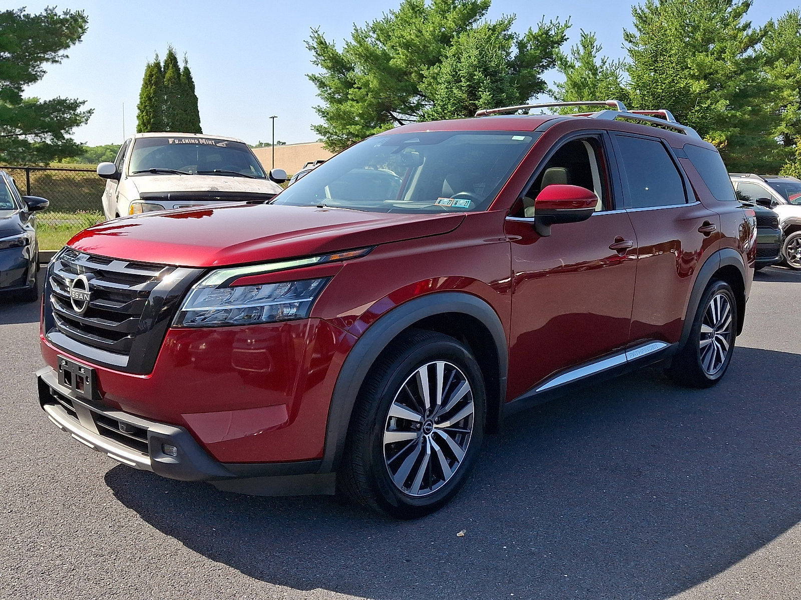 Certified 2022 Nissan Pathfinder Platinum w/ Cargo Package AWD/4WD image 3