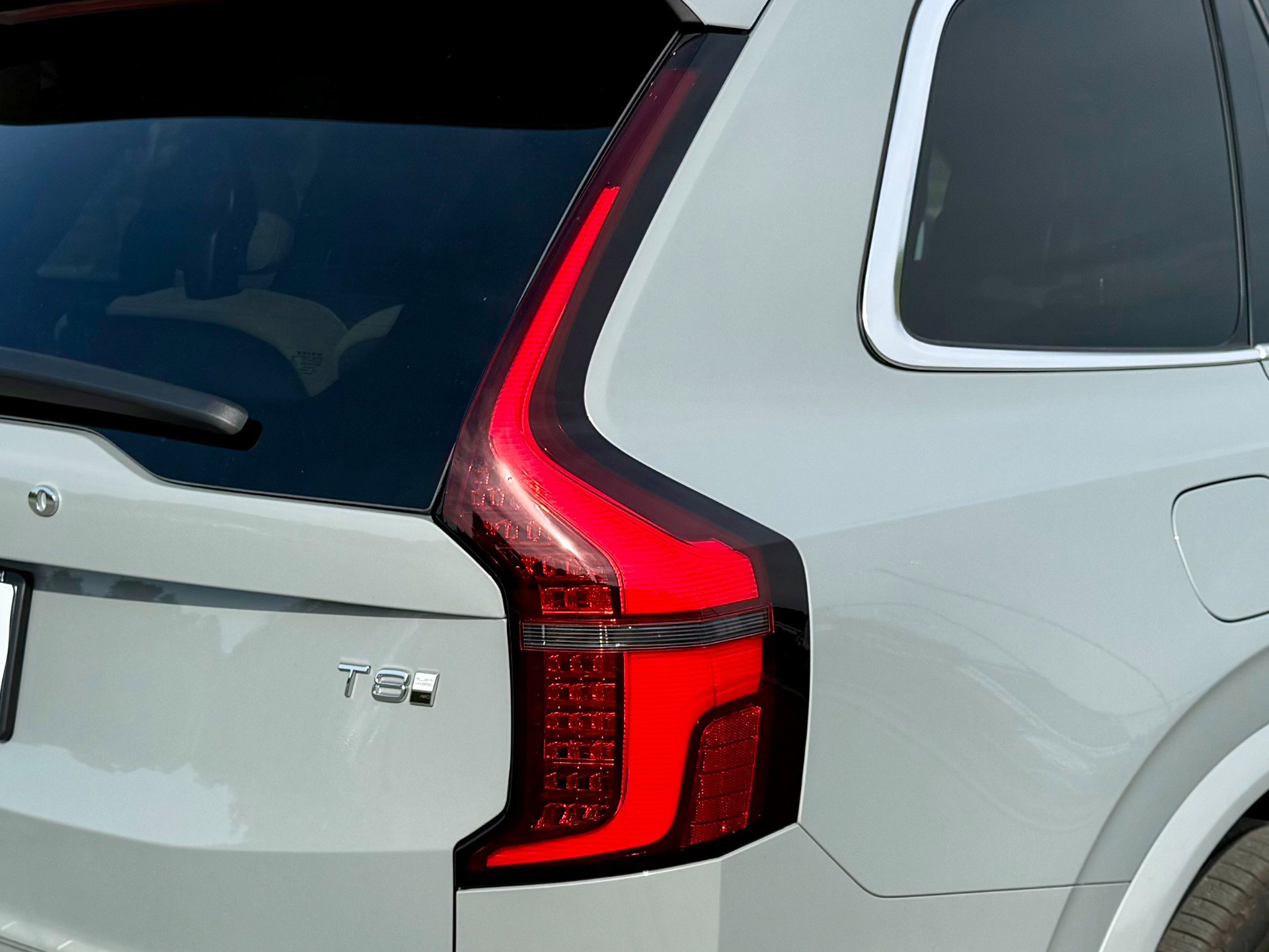Used 2025 Volvo XC90 T8 Plus w/ Protection Package Premier AWD/4WD image 19