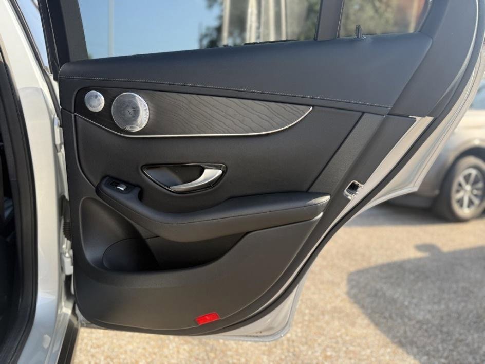 Used 2017 Mercedes-Benz GLC 300 4MATIC Coupe image 18