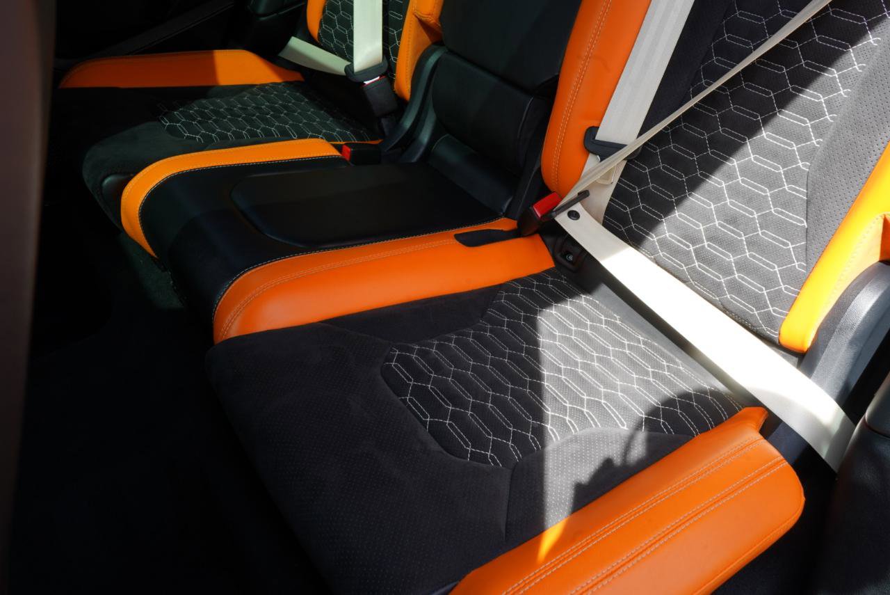 Used 2022 Lamborghini Urus AWD/4WD image 47