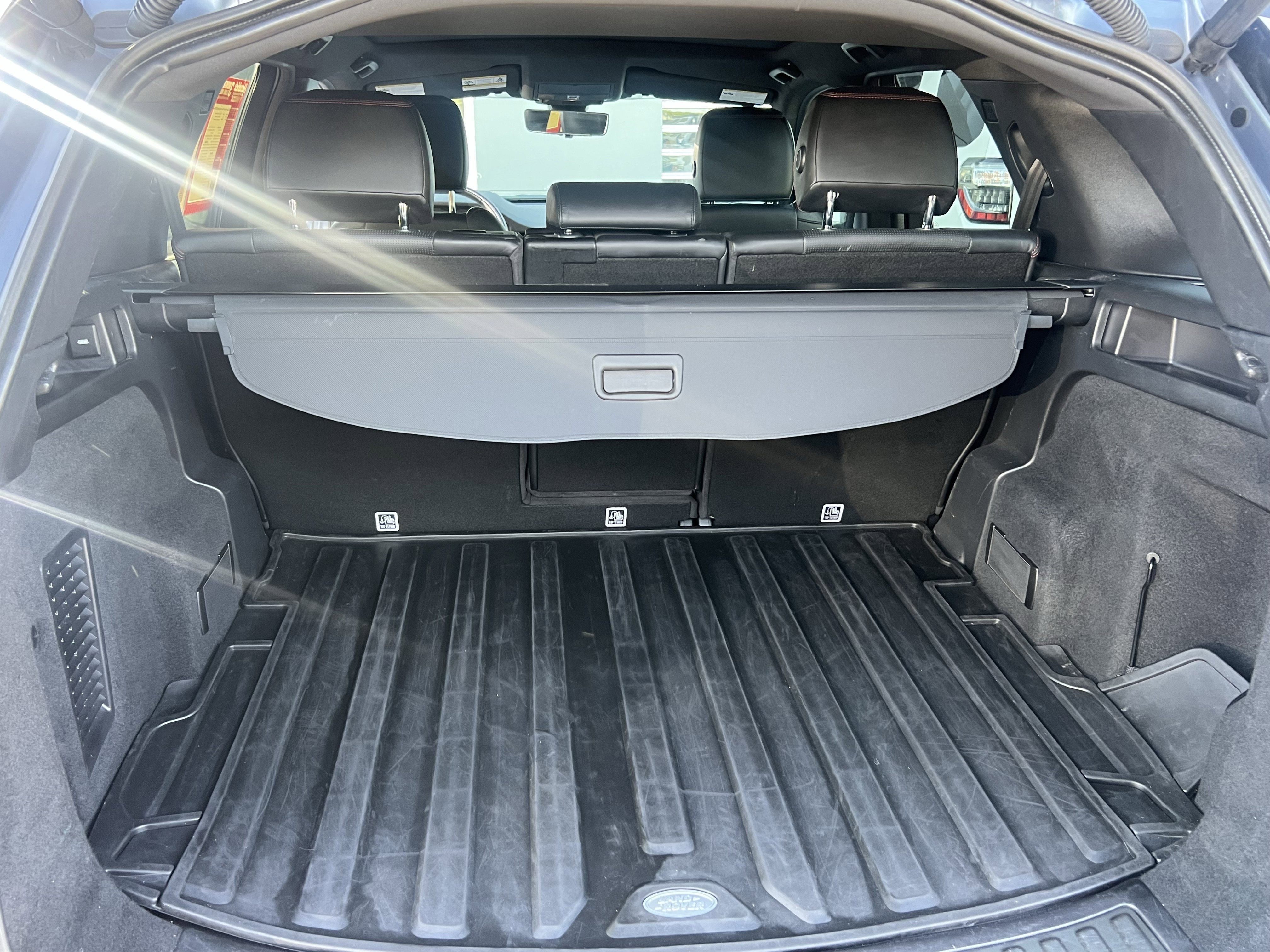 Used 2020 Land Rover Discovery Sport SE R-Dynamic image 34