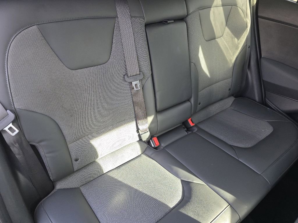 Used 2023 Kia Niro EX Touring image 21