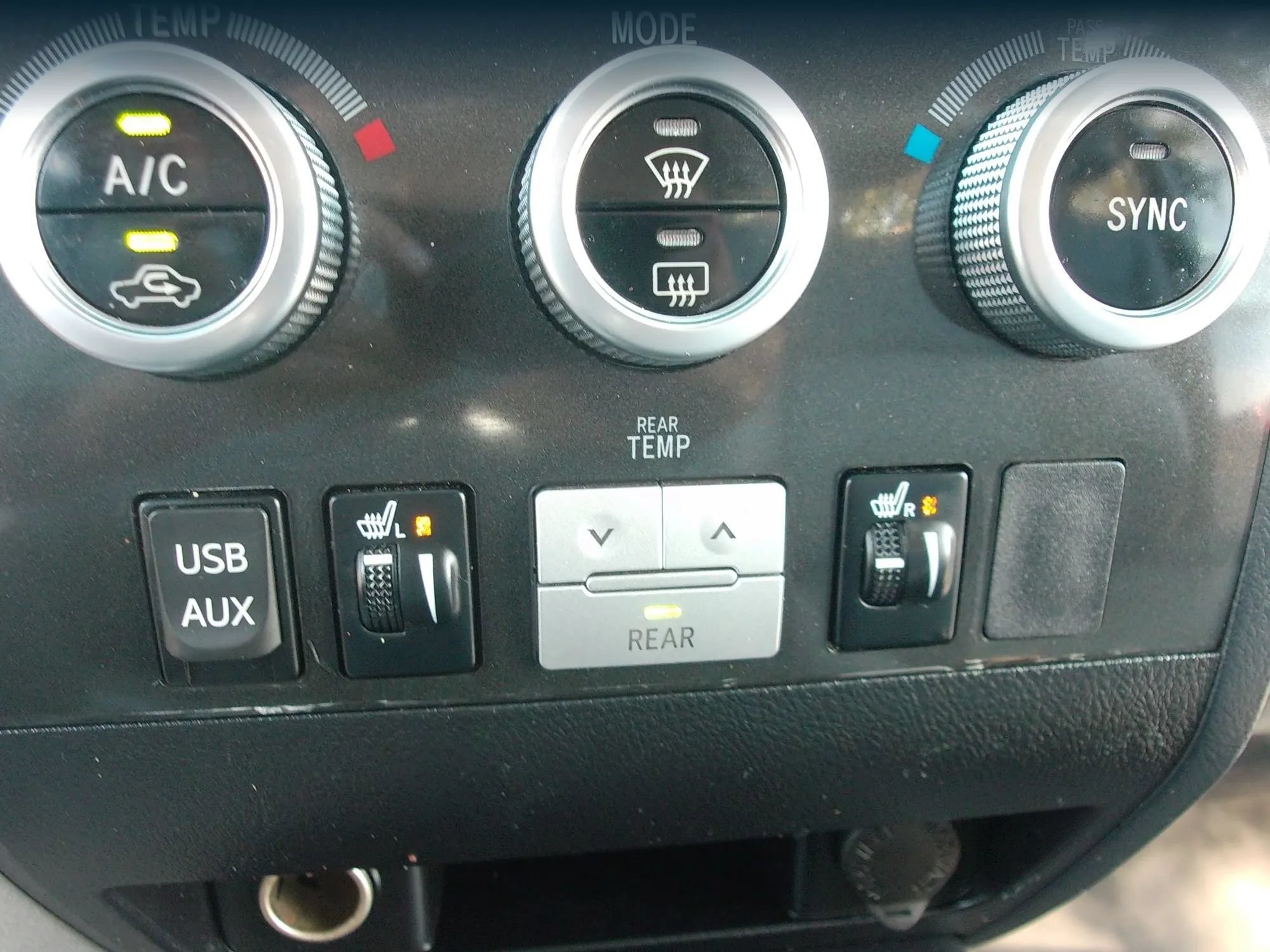 Used 2014 Toyota Sequoia Limited RWD image 25