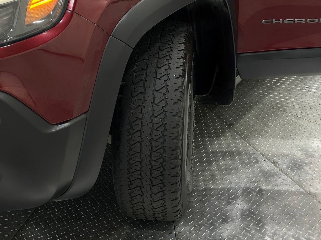 Used 2021 Jeep Cherokee Trailhawk w/ Trailer Tow Group image 36