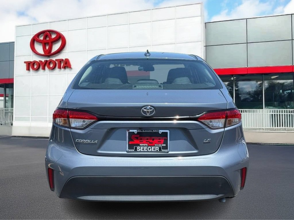 Used 2024 Toyota Corolla LE FWD image 6