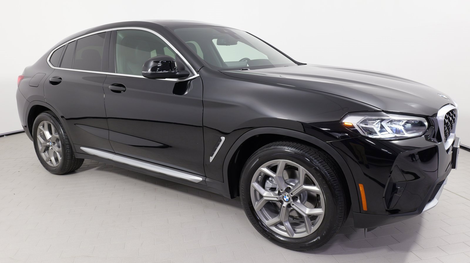 Used 2022 BMW X4 xDrive30i w/ Convenience Package image 14