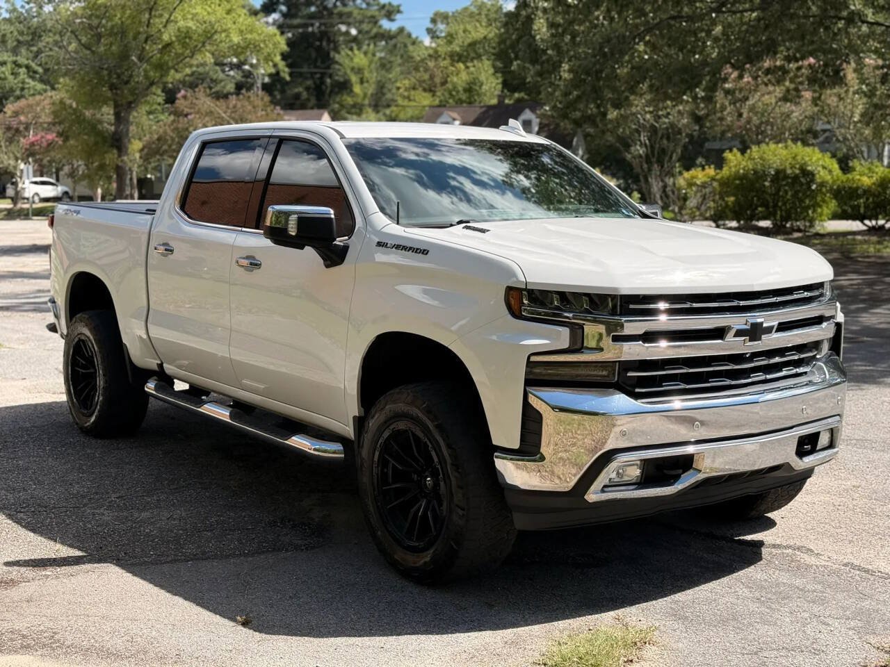 Used 2020 Chevrolet Silverado 1500 LTZ w/ LTZ Plus Package AWD/4WD image 7