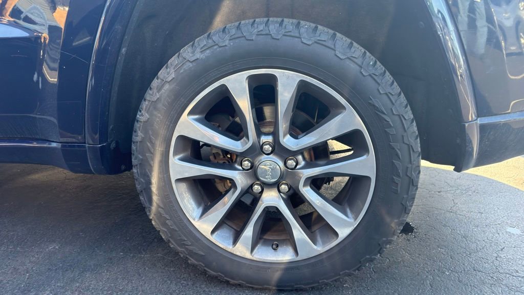 Used 2018 Jeep Grand Cherokee Overland AWD/4WD image 8