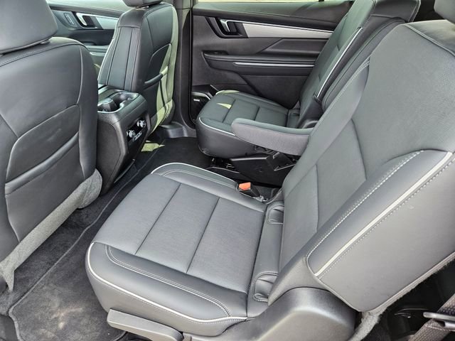 Used 2025 Buick Enclave Preferred AWD/4WD image 14