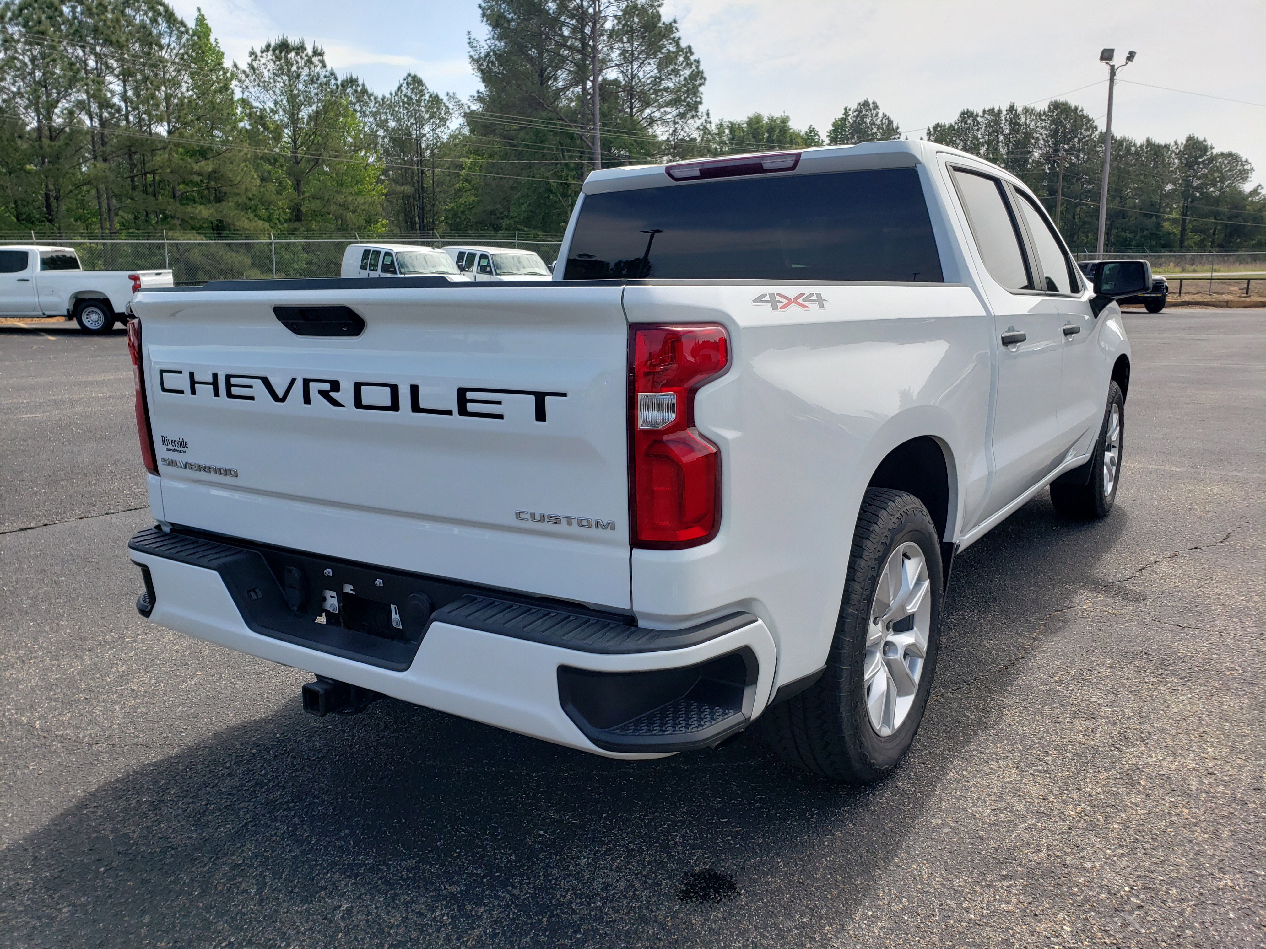 Used 2022 Chevrolet Silverado 1500 Custom w/ Safety Confidence Package AWD/4WD image 3
