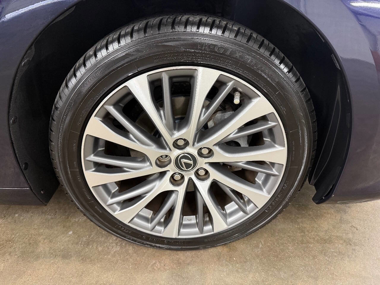 Used 2019 Lexus ES 350 image 21