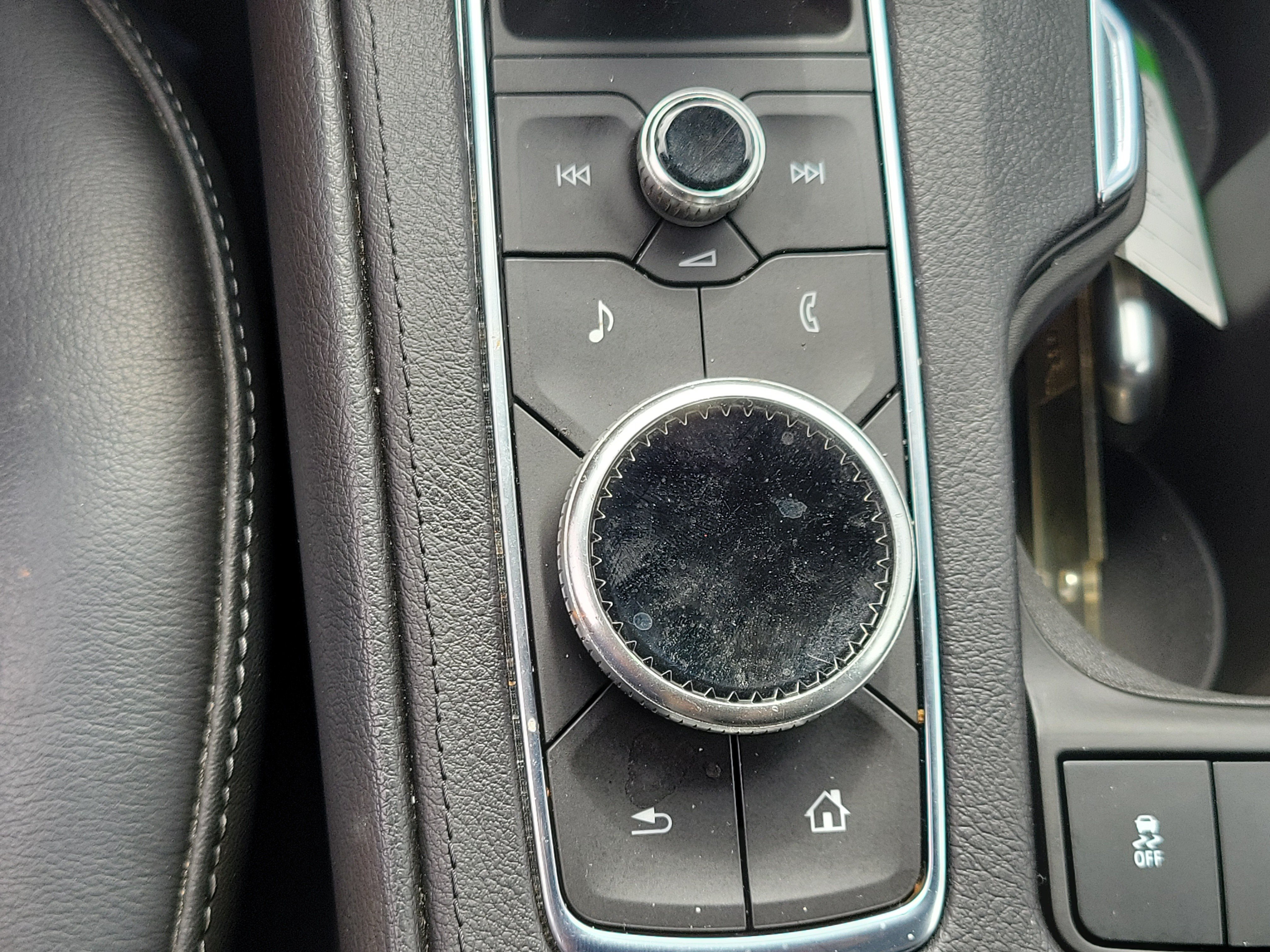 Used 2021 Cadillac XT4 Premium Luxury w/ LPO, Radiant Package FWD image 28
