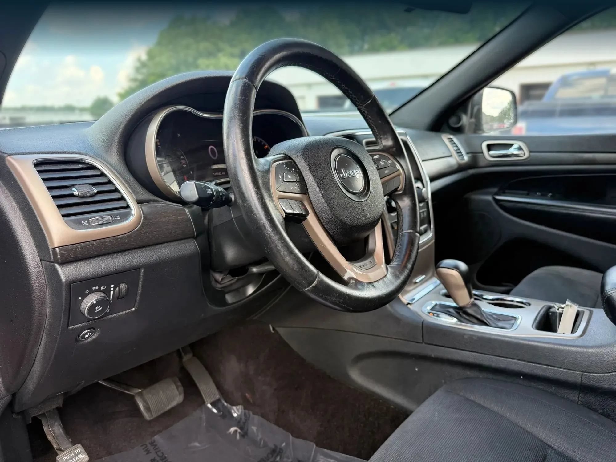 Used 2016 Jeep Grand Cherokee Laredo w/ Quick Order Package 23E AWD/4WD image 17