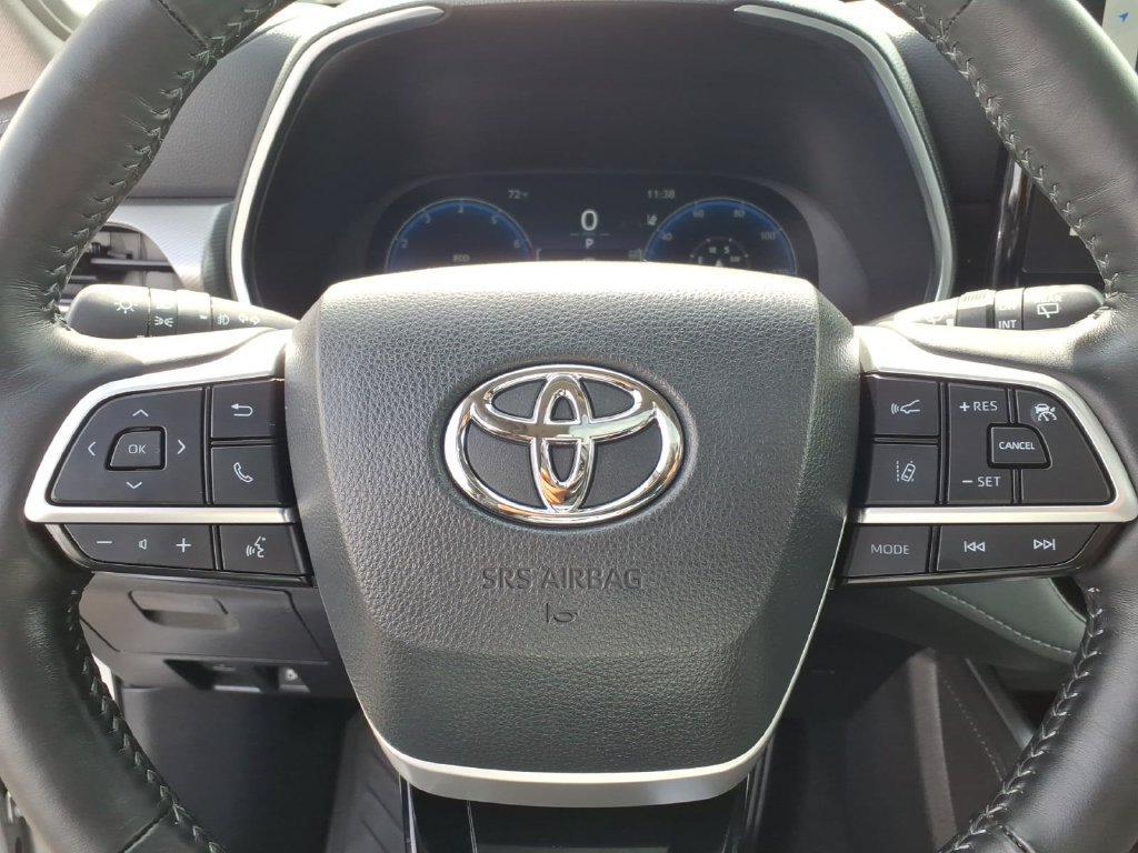 Used 2023 Toyota Highlander Platinum AWD/4WD image 6