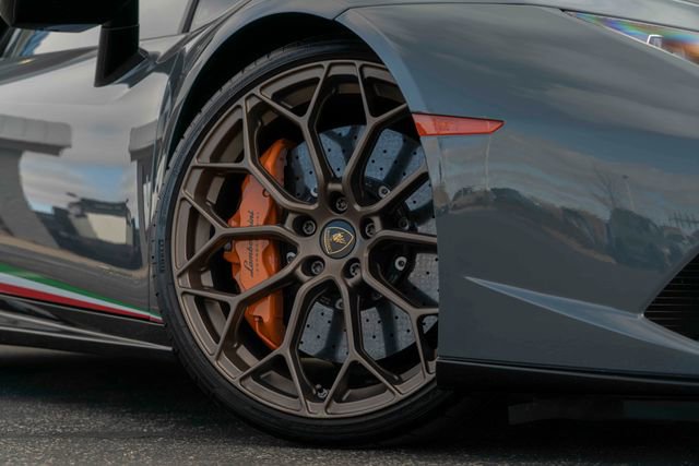 Used 2018 Lamborghini Huracan Performante image 26