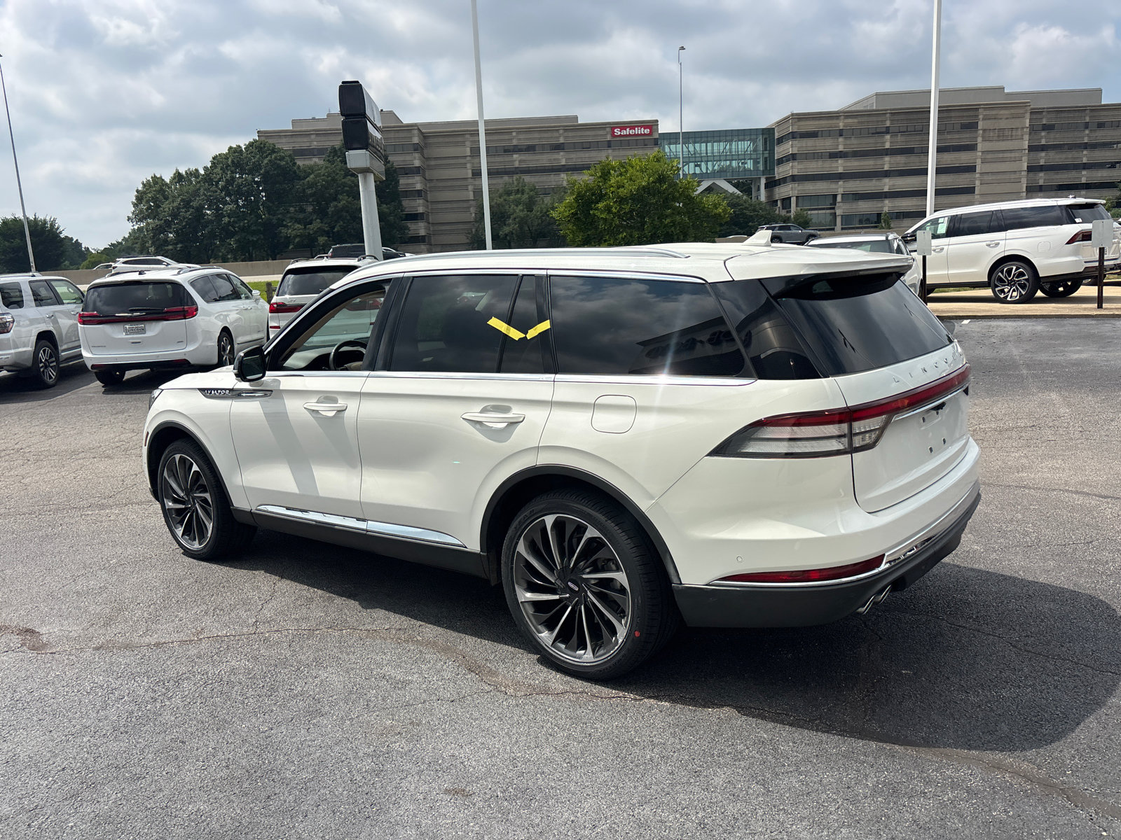 Used 2020 Lincoln Aviator Reserve w/ Equipment Group 202A AWD/4WD image 5