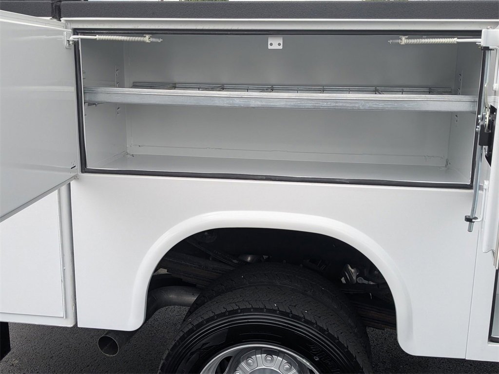 New 2024 RAM 5500 Tradesman image 17