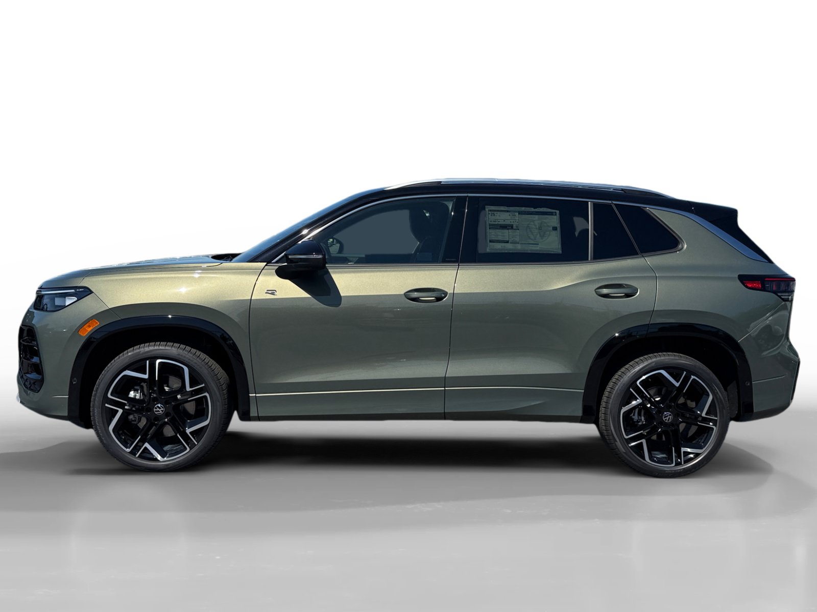 New 2026 Volkswagen Tiguan SEL R-Line AWD/4WD image 2