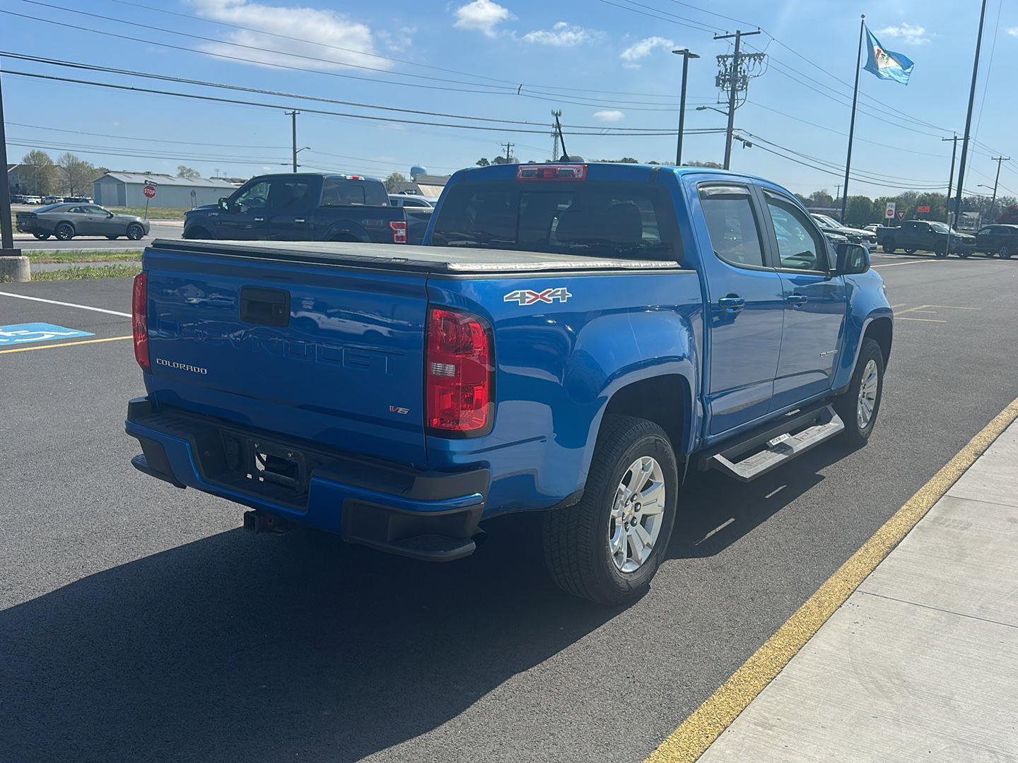 Used 2022 Chevrolet Colorado LT w/ LT Convenience Package image 6
