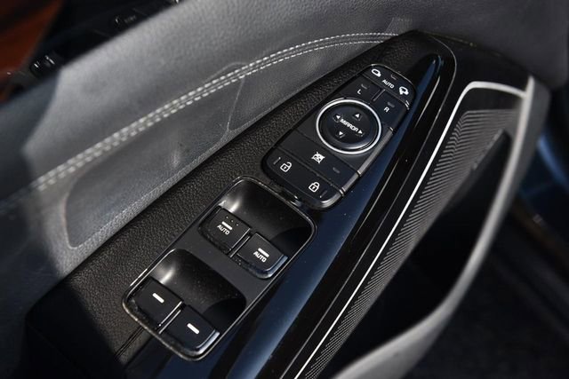 Used 2019 Kia Cadenza Technology image 8