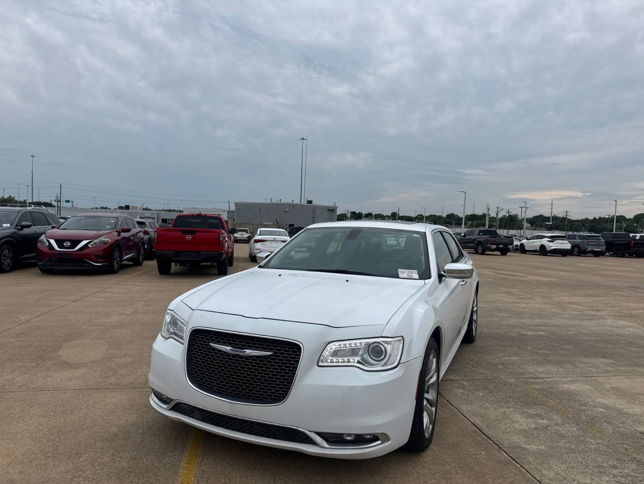 Used 2020 Chrysler 300 Limited RWD image 5