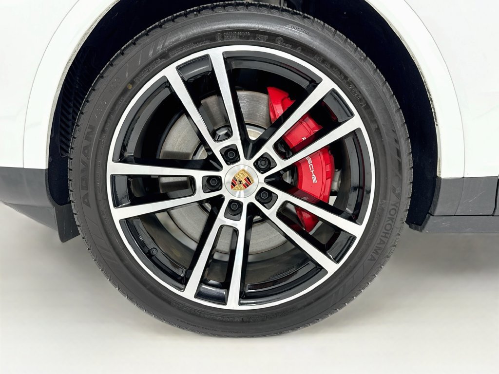 Certified 2026 Porsche Cayenne S AWD/4WD image 32