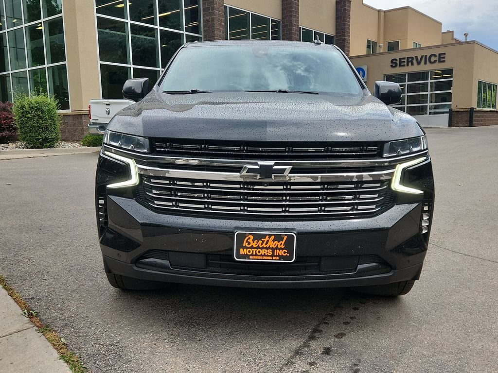 Used 2022 Chevrolet Suburban RST w/ Sport Performance Package AWD/4WD image 5