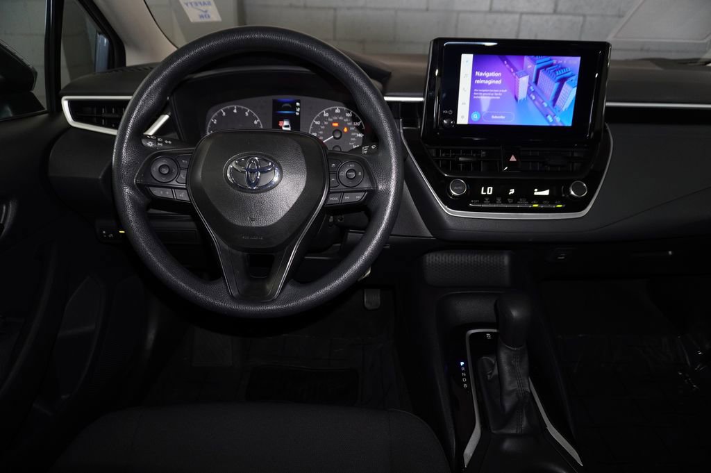 Certified 2025 Toyota Corolla LE image 9