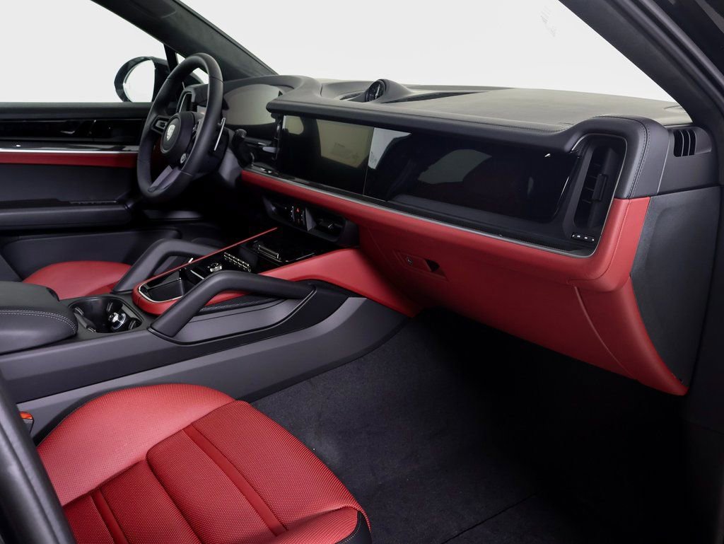 New 2025 Porsche Cayenne Turbo image 7