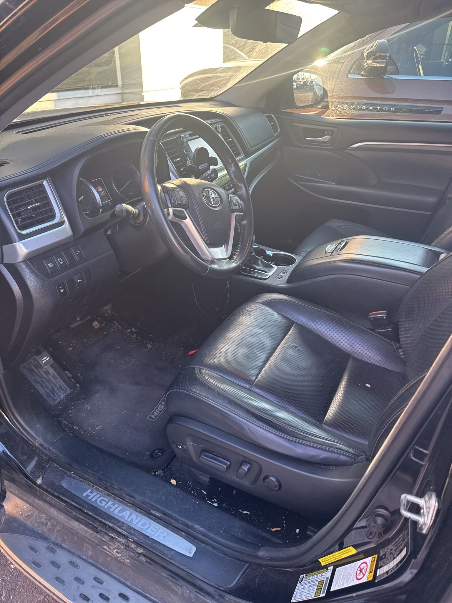 Used 2017 Toyota Highlander Limited image 6