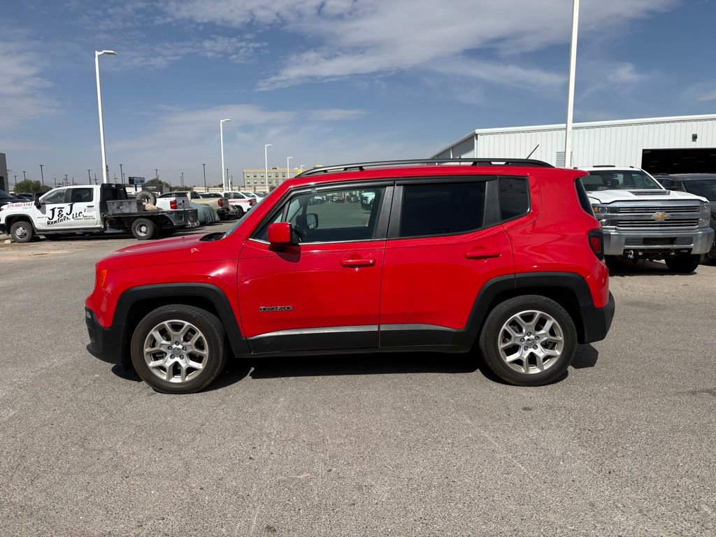 Used 2017 Jeep Renegade Latitude FWD image 2