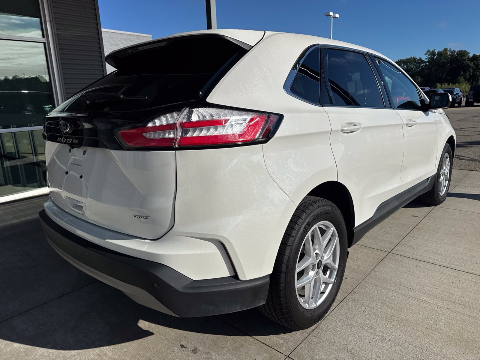 Certified 2024 Ford Edge SEL w/ Convenience Package AWD/4WD image 8