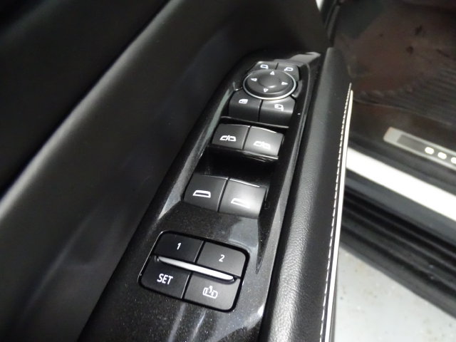 Used 2023 Cadillac Escalade Sport Platinum AWD/4WD image 12