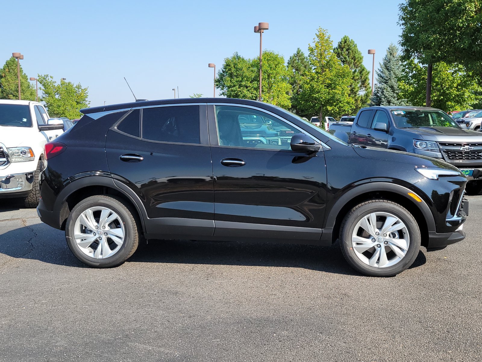 New 2026 Buick Encore GX Preferred w/ Comfort Package AWD/4WD image 2