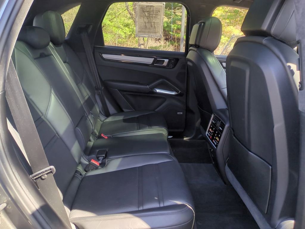 Used 2019 Porsche Cayenne Turbo AWD/4WD image 28