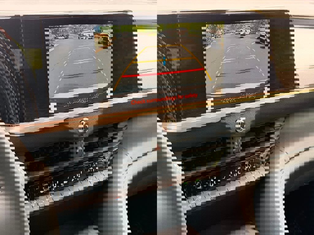 Certified 2023 Toyota Crown XLE image 28