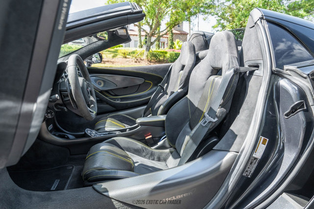 Used 2018 McLaren 570S Spider RWD image 30