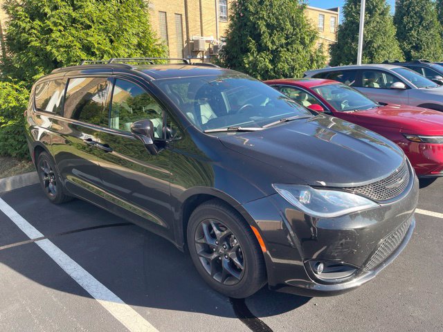 Used 2019 Chrysler Pacifica Touring-L w/ Premium Audio Group