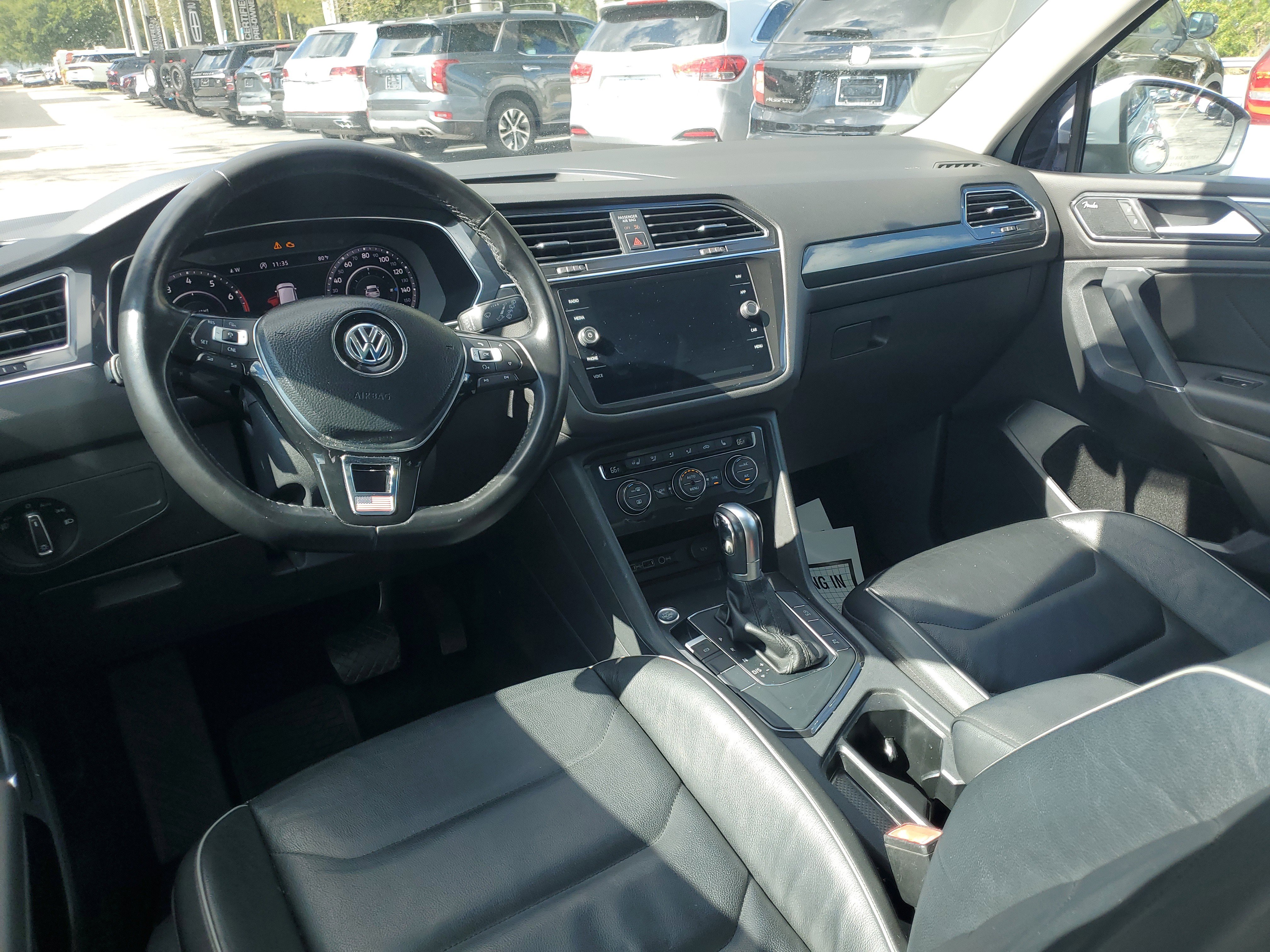 Used 2018 Volkswagen Tiguan SEL Premium image 12