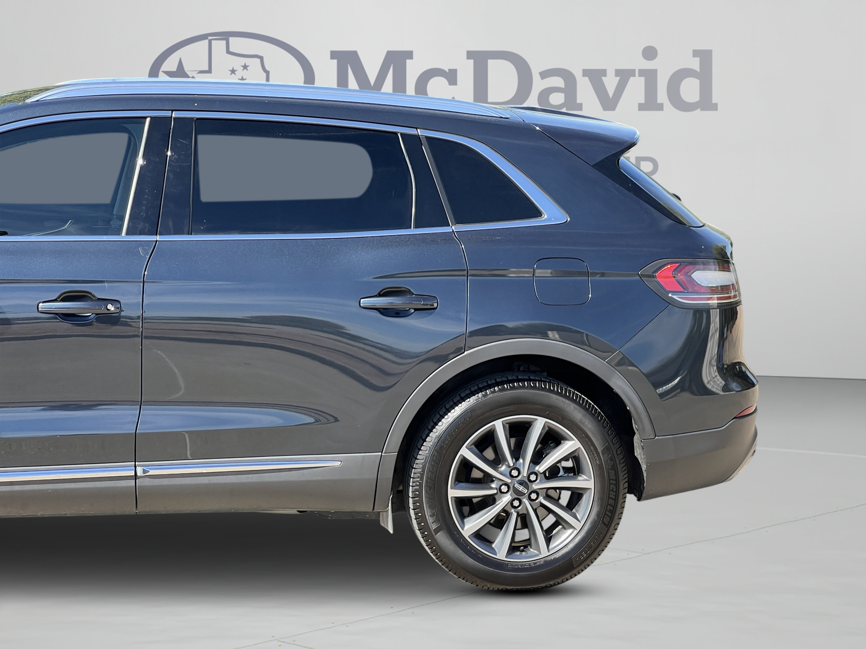 Used 2022 Lincoln Nautilus FWD image 29