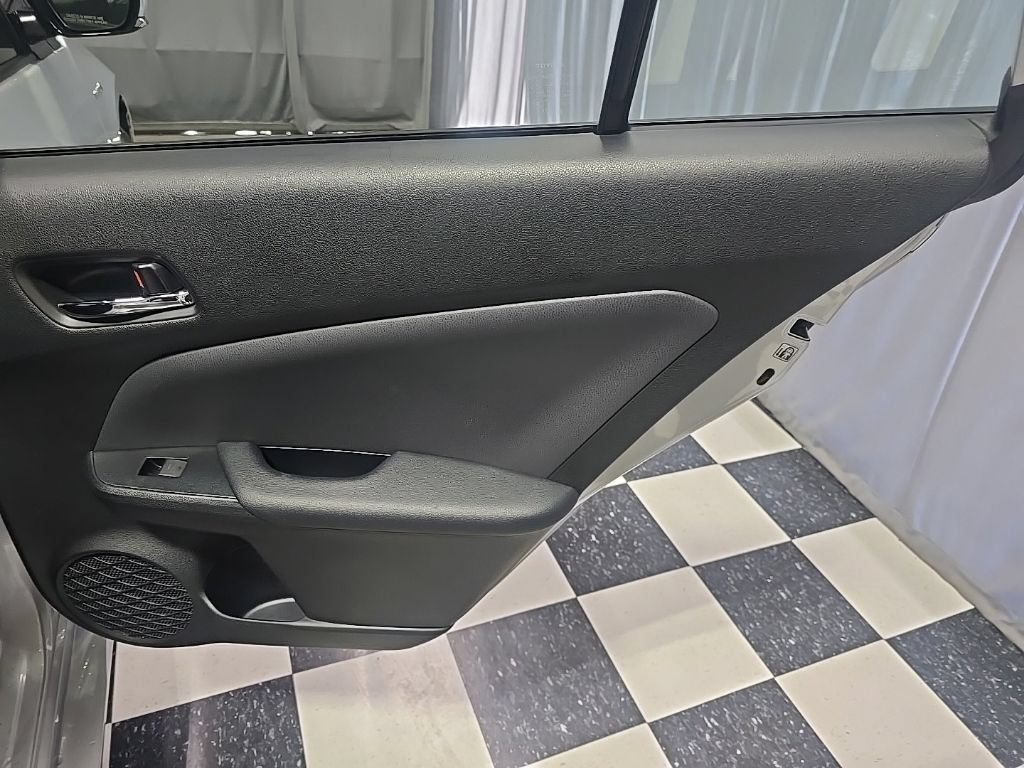 Used 2020 Toyota Prius LE AWD/4WD image 8