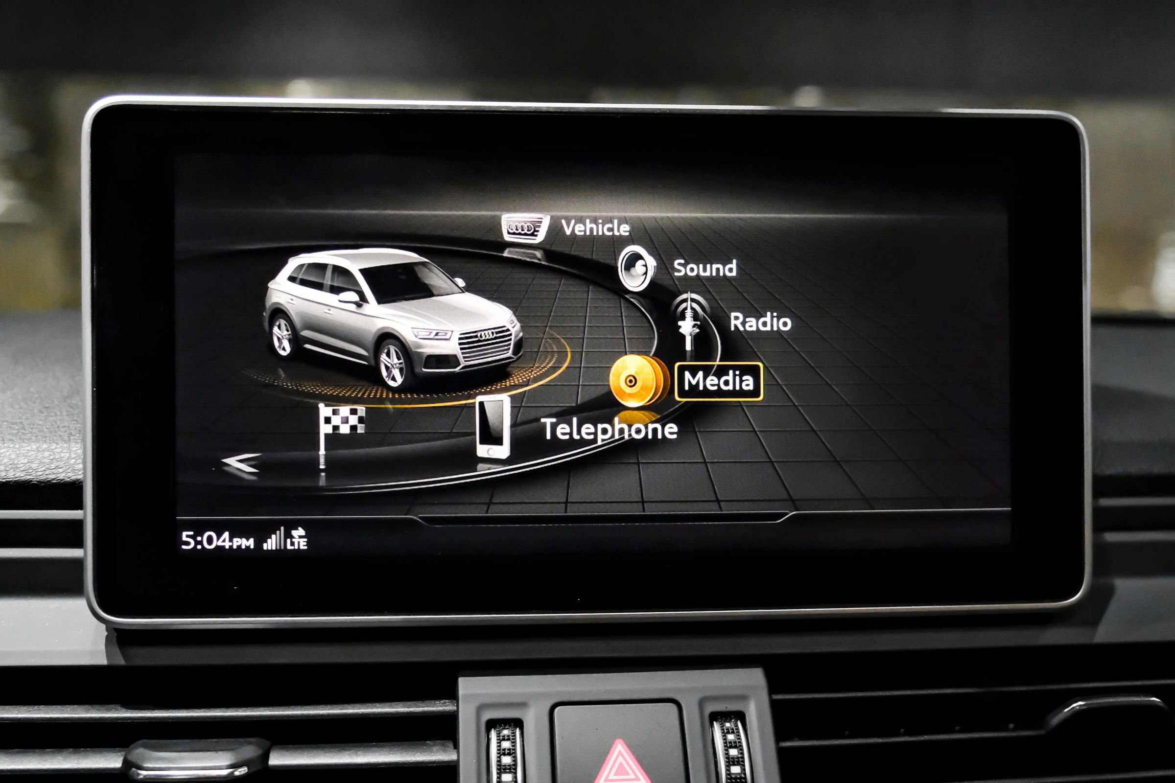 Used 2018 Audi Q5 2.0T Premium Plus w/ Premium Plus Package image 28