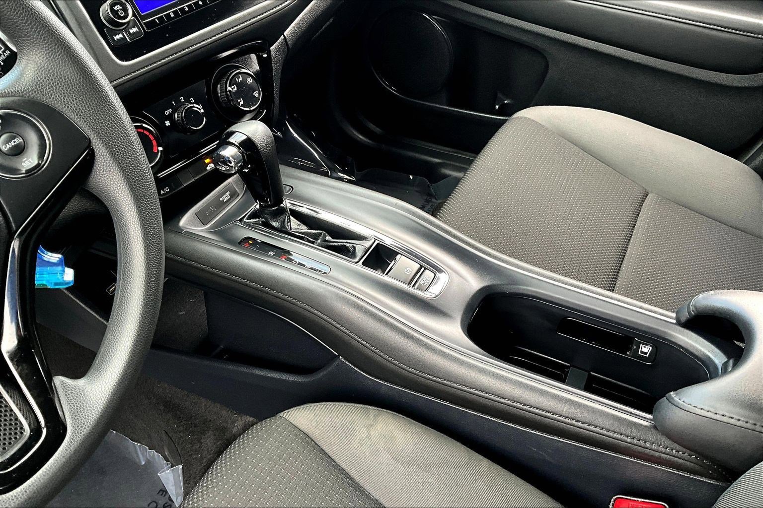 Used 2021 Honda HR-V LX image 17