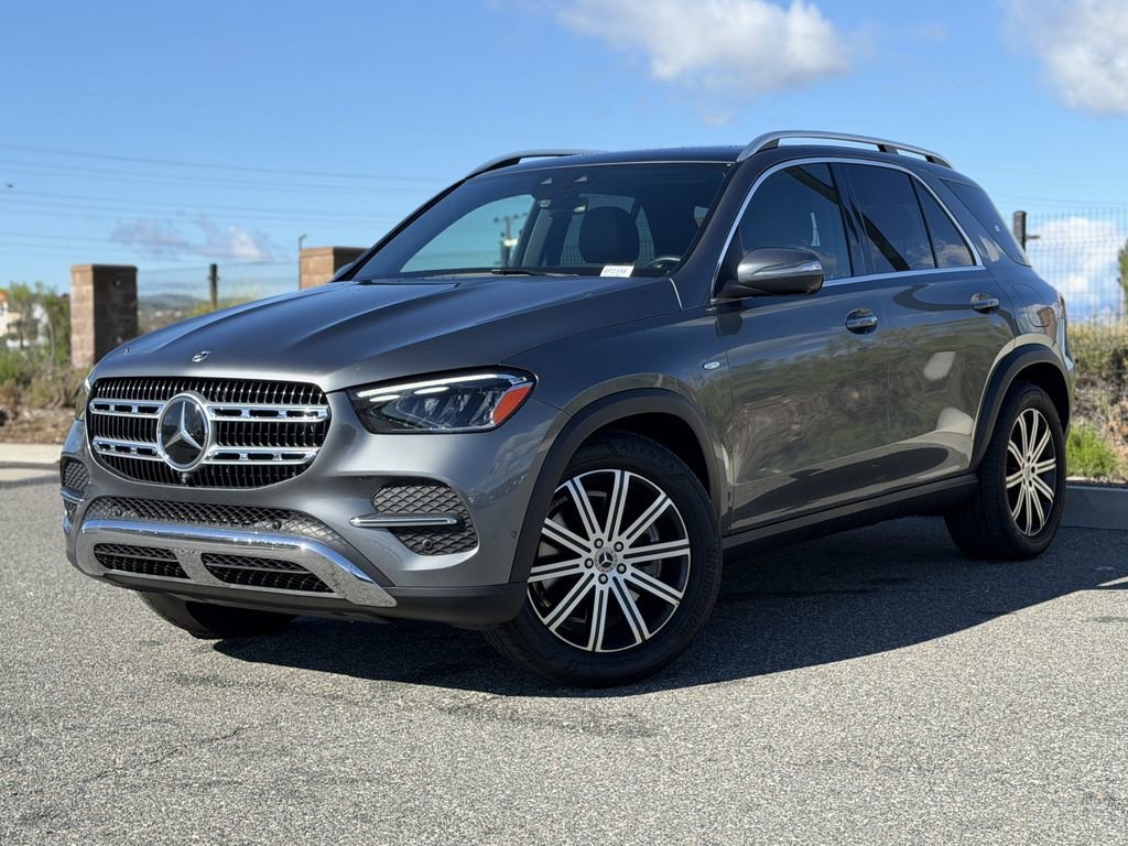 Used 2025 Mercedes-Benz GLE 450e 4MATIC image 2