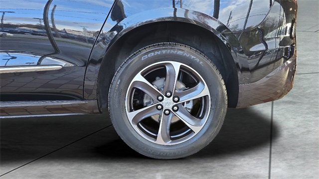 Used 2023 Buick Enclave Essence w/ LPO, Touring Package image 29