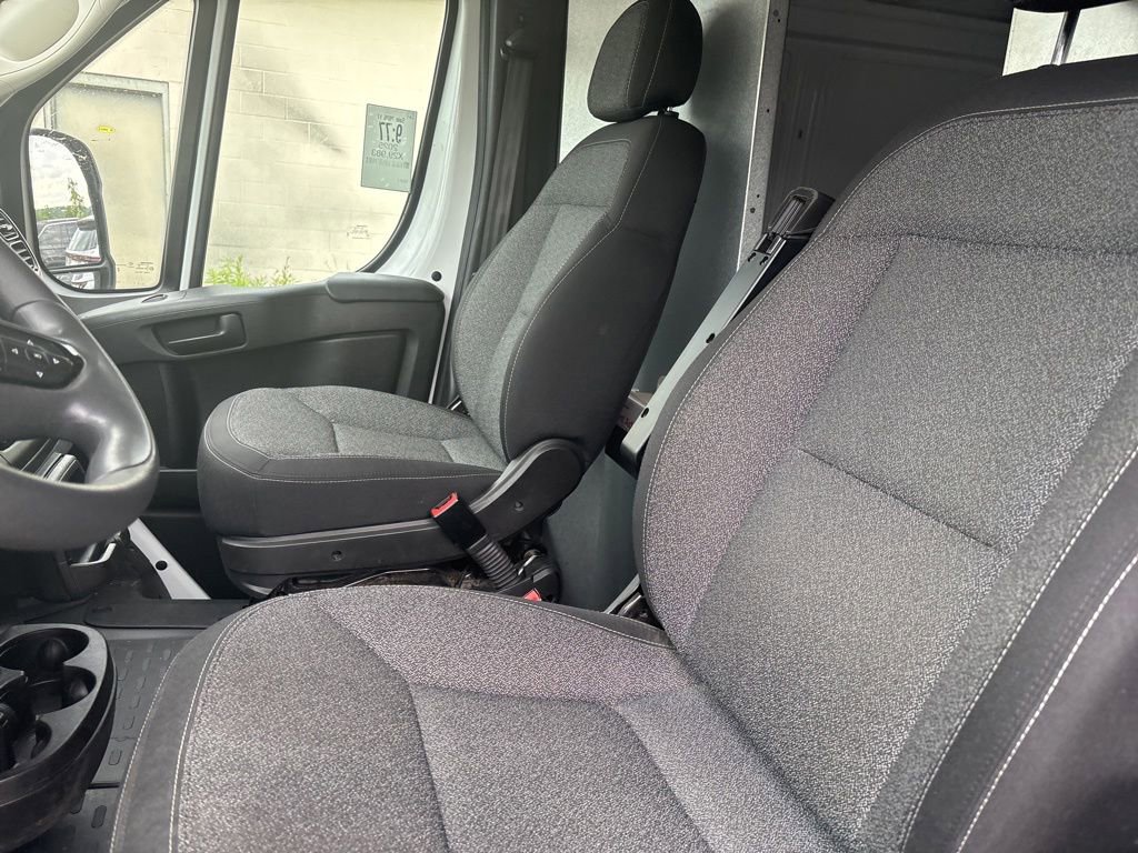Used 2025 RAM ProMaster 2500 w/ Safety Group FWD image 9