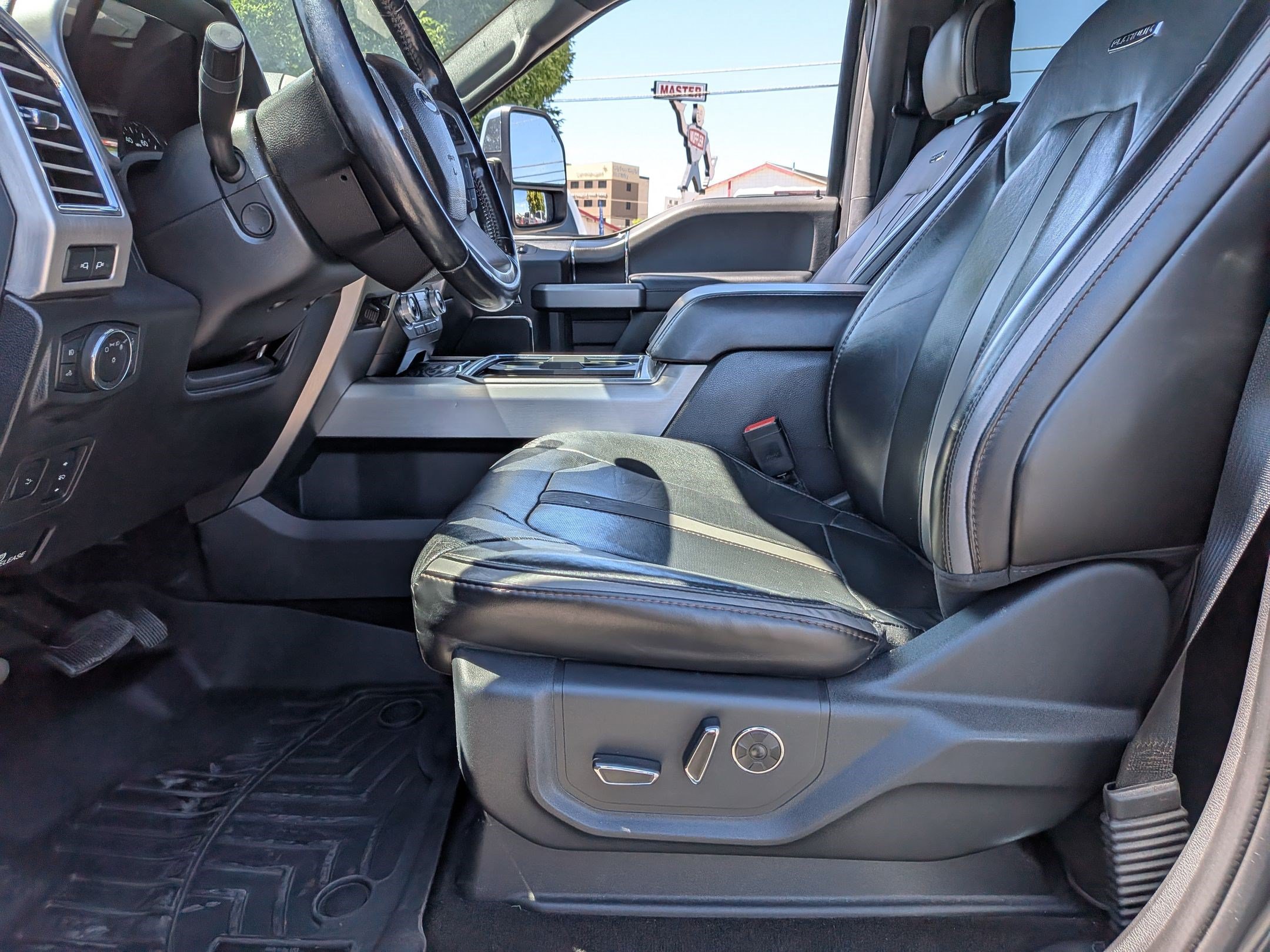 Used 2018 Ford F350 Platinum w/ Platinum Ultimate Package AWD/4WD image 17