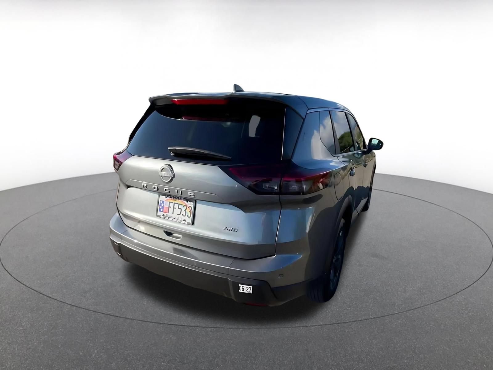 Used 2025 Nissan Rogue SV AWD/4WD image 15