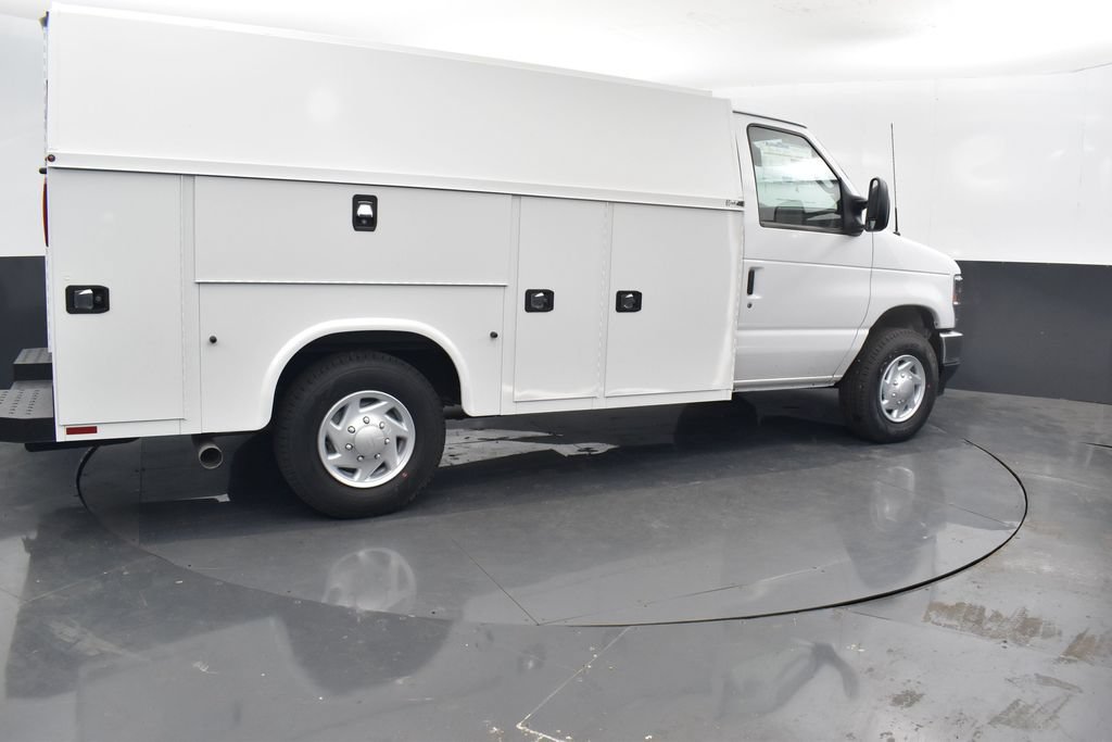 New 2026 Ford E-350 and Econoline 350 Super Duty w/ Power Equipment Group RWD image 2